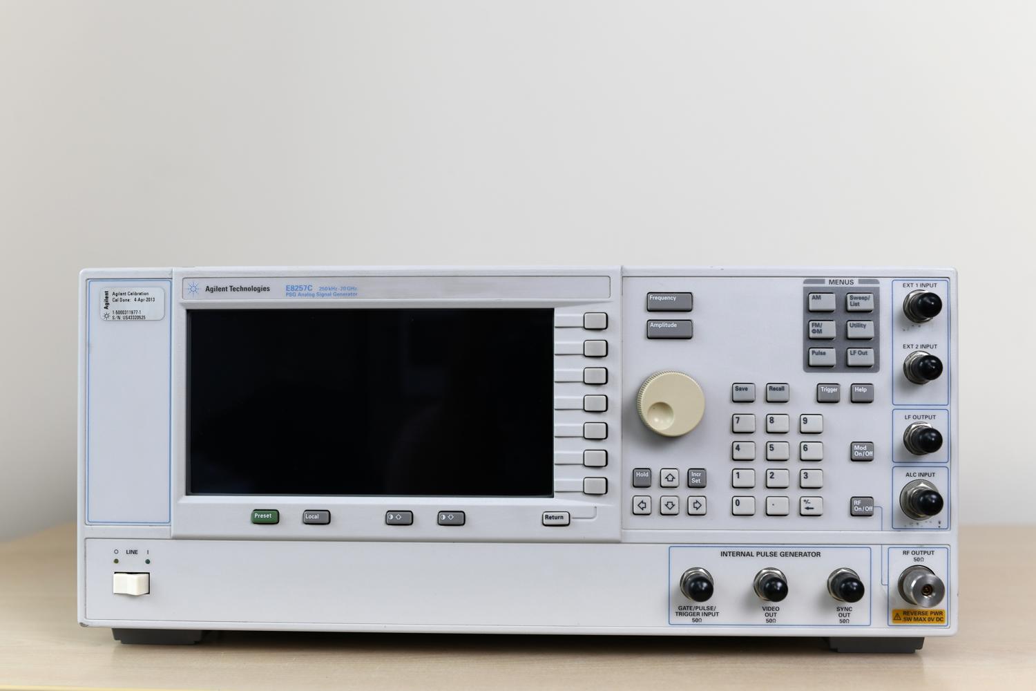 Генератор сигналов Keysight E8257C до 20 ГГц